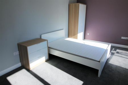 4 bedroom private hall to rent - Photo 5