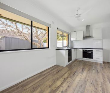 Renovated two-Bedroom homette - Photo 4