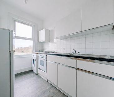 2 Bed Flat, Whipps Cross Road, E11 - Photo 4