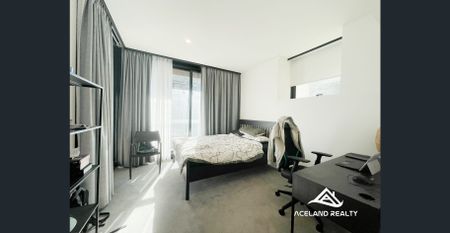 Luxury Sky High 1 Bedroom + Study For Rent - Photo 3