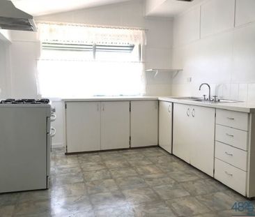 Parkside home now available! - Photo 4