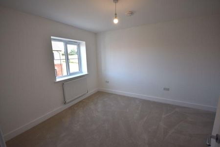 3 bedroom semi-detached house to rent - Photo 4