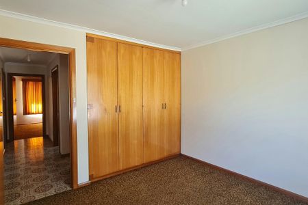 Neat & Tidy 2 Bedroom Unit - Photo 3