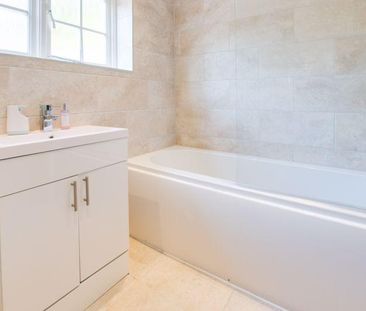 2 bedroom terraced house to rent - Photo 3