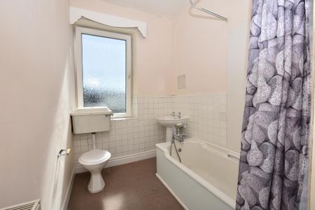 2 bedroom terraced house to rent - Photo 2
