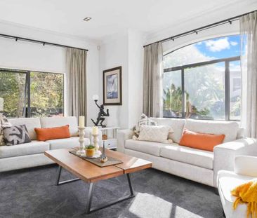 Modern and Immaculate single-level standalone home - Photo 1