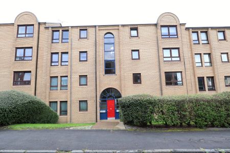 2 Bed, Second Floor Flat - Photo 5