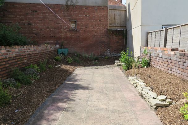 6 Bed Terraced House, Brynland Avenue, BS7 - Photo 1