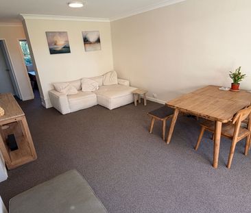 BIG, BOLD, PLUS ADDITIONAL STUDY & A LOCK-UP GARAGE! - Photo 6