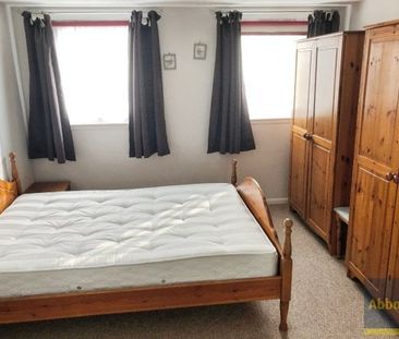 Burnt Mills, Basildon - Photo 2