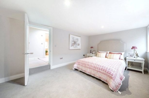 5 Bedroom House - The Hundred, Romsey - Photo 1