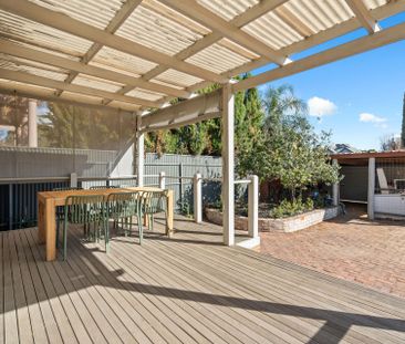 Renovated 2-bedroom character duplex , located in cosmopolitan city... - Photo 6