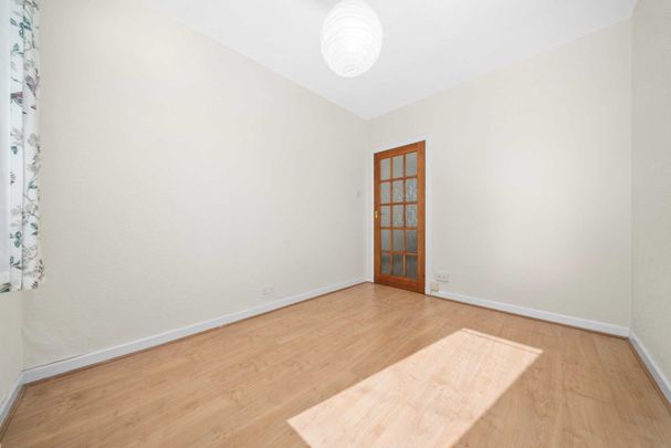 Price £1,290 pcm - Available Now - Unfurnished - Photo 1