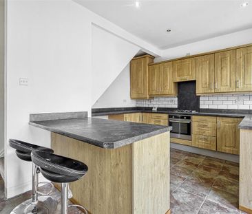 House to rent - Photo 5