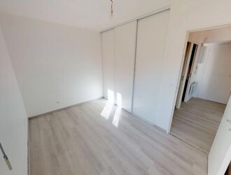 Location Appartement 2 pièces 50 m2 à Chartres - Photo 2