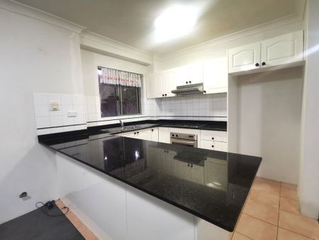 2 Bedroom Apartment Located in the Heart of Burwood - Photo 2