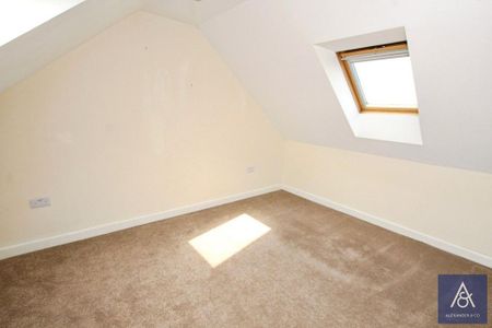 6 bedroom detached house to rent - Photo 2