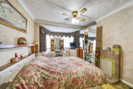 3 bed house to rent in Woolmead Avenue, London, NW9 - Photo 3