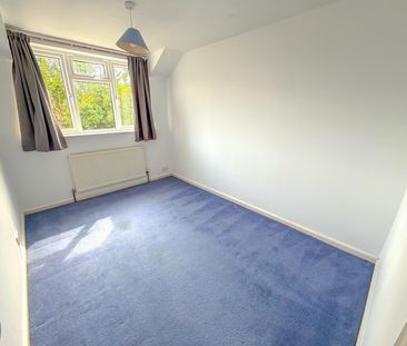 The Dormers, Swindon, Highworth - Photo 2