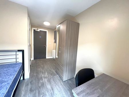 6 Bed Flat, Bristol, BS2 - Photo 2