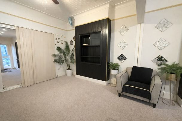 5 Bed Terraced House, Cambridge Road, IG3 - Photo 1