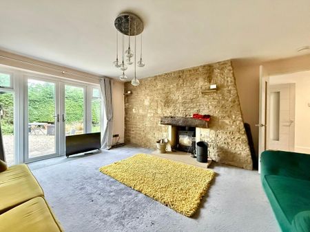 3 bedroom detached house to rent - Photo 4