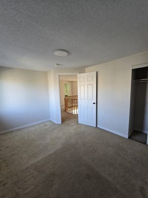 For Lease - 135 Moffatt Avenue, Brampton, Ontario - Photo 1