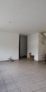 Casa de condomínio para alugar com 200m², 3 quartos e sem vaga - Photo 1