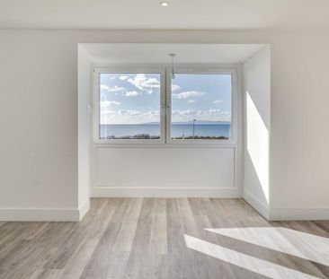 3 bedroom flat to rent - Photo 4