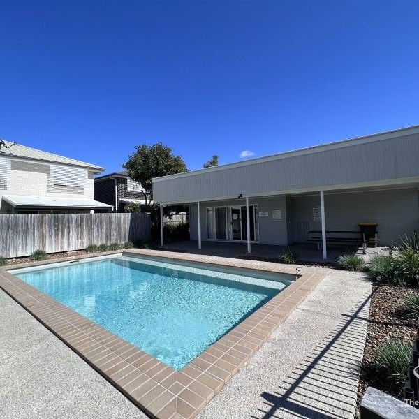 3 Bedroom townhouse with pool and gym - Photo 1