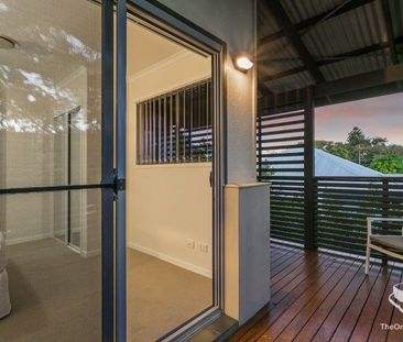 Spacious Townhouse walk to schools - Photo 5