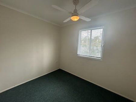 THIS CHARMING 4 BEDROOM HOME IS AVAILABLE FOR RENT NOW! - Photo 5