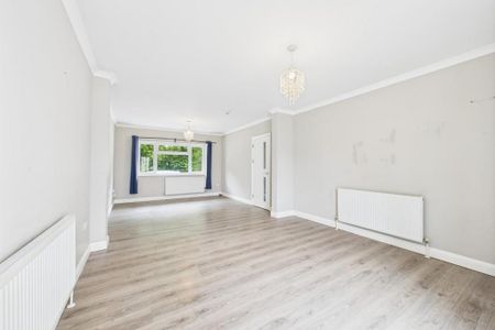 5 bedroom end of terrace house to rent - Photo 2