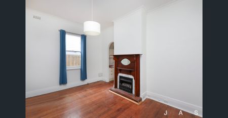 Well-Appointed Home in the Heart of Seddon - Photo 2