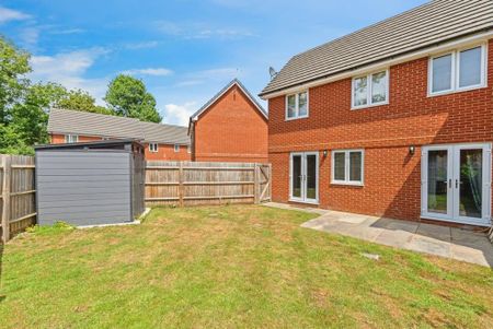 2 bedroom semi-detached house to rent - Photo 3