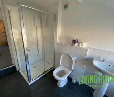 1 bedroom in a house share to rent - Photo 5