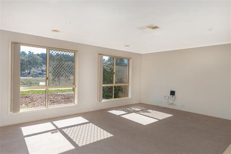30 Elliman Street, Gungahlin ACT 2912 - House For Rent | Domain - Photo 3