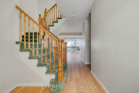 Townhouse For Lease | X8114028 - Photo 2