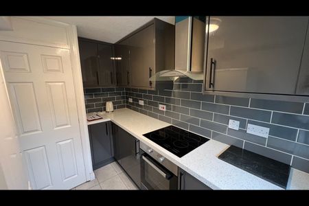 1 Bed Flat, Armoury Road, SE8 - Photo 4