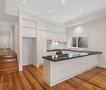 5 Sweyn St, Balwyn North VIC 3104 - Townhouse For Rent | Domain - Photo 2