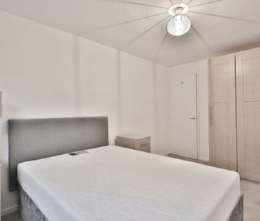 Lily Close, St Paul's Court, Hammersmith, London, W14 - Photo 5