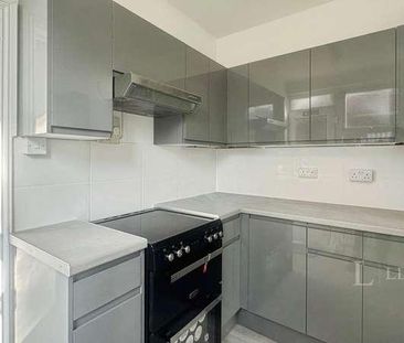 Russell Rise, Luton, Bedfordshire, LU1 - Photo 6
