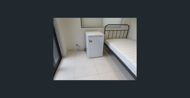 STUDENT ROOM FOR RENT - $350 PW Close to UNSW - Beautiful House - Photo 1