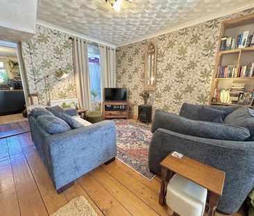 Milford Haven, Milford Haven, SA73 - Photo 1