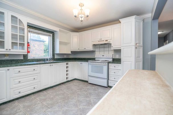 For Lease - 62 Dale Avenue Unit# Upper, Toronto, Ontario - Photo 1