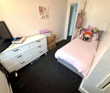 2 bedroom maisonette to rent - Photo 2