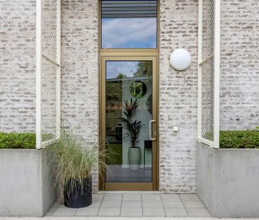 Prachtig gelijkvloers appartement voorzien van 2 slaapkamers, terra... - Photo 3