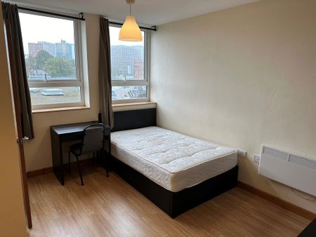 Queens Road Studio 13 - Photo 2