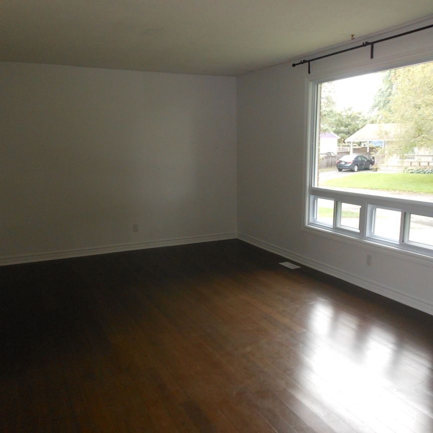 For Lease - 2 Laurie Court, Kanata, Ontario - Photo 1