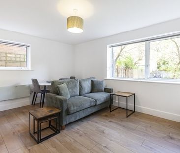 Gladstone Court, Headington - Photo 2